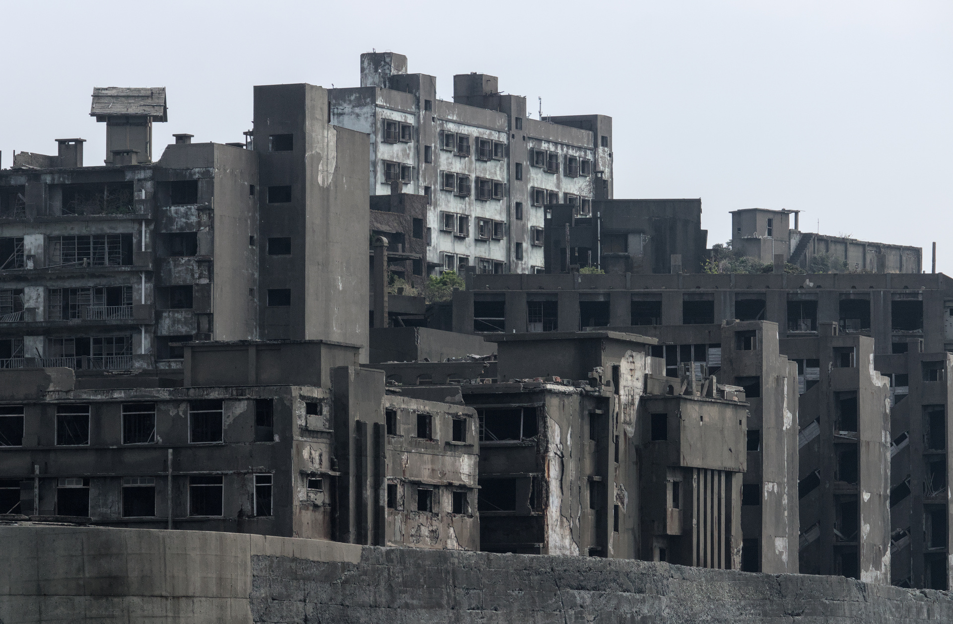 Densely packed decrepit buildings falling apart.